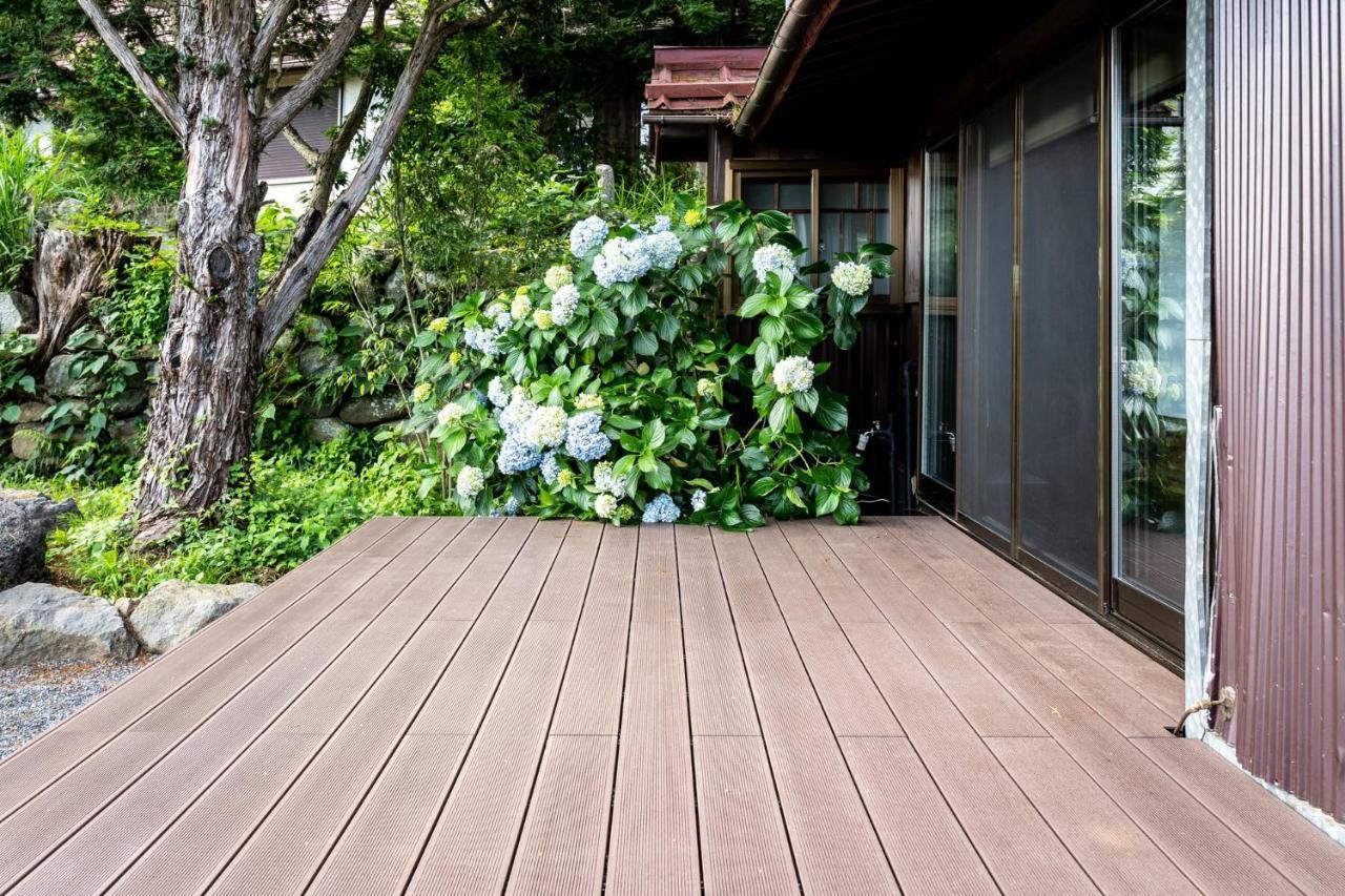 יאמאנאשי Livegrace House Lake Saiko 西湖古民家 מראה חיצוני תמונה